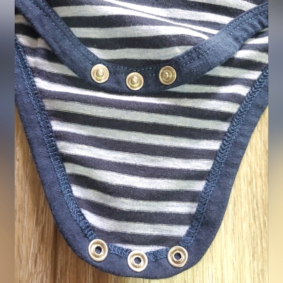 🇺🇲7 for All Mankind boys baby 3 pc outfit, distressed navy/ lt.blue 0-3M - Picture 8 of 14